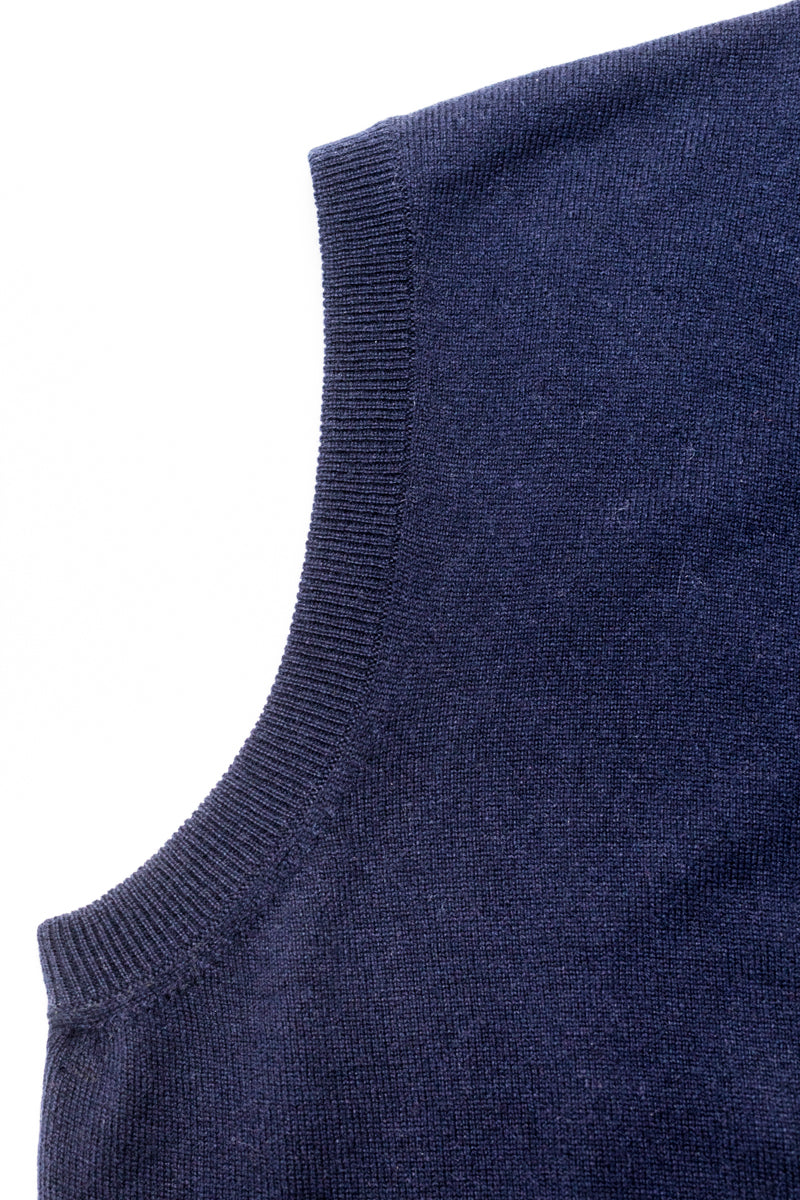 Navy-Blue-Cashmere-Sleeveless-Cardigan-The-Fleece-Milano-details